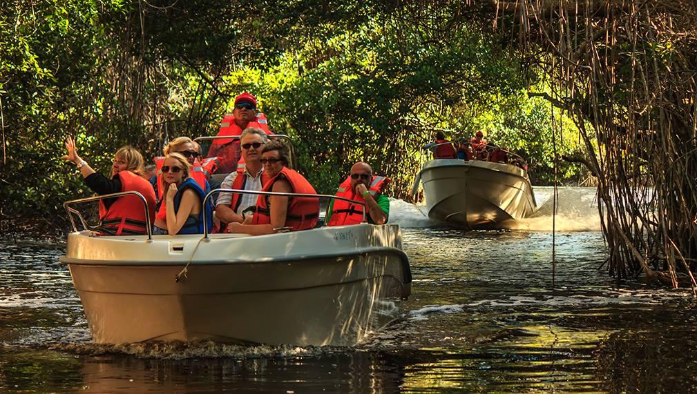 nature tour la redonda lagoon 407