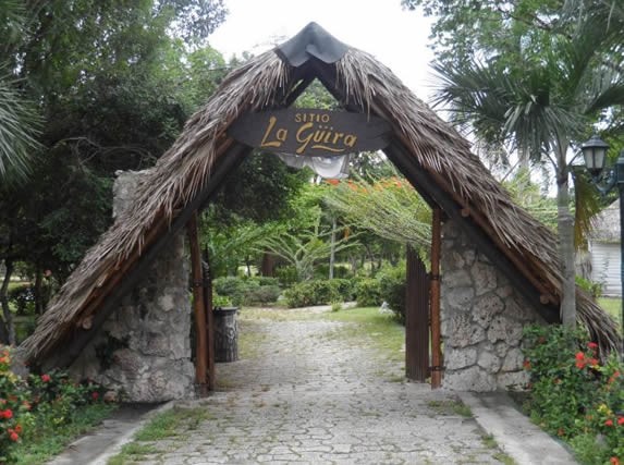 entrada sitio la guira