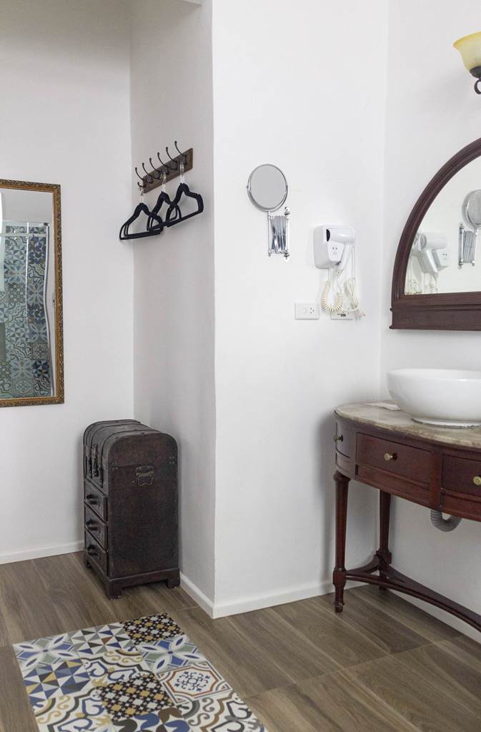 16 hostal calis café