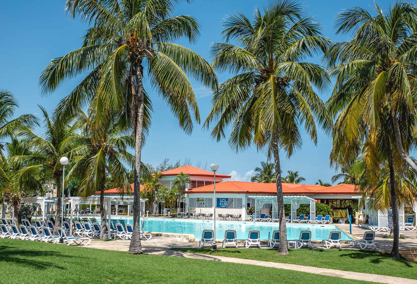 loscactus piscina exterior 1 1600x1090
