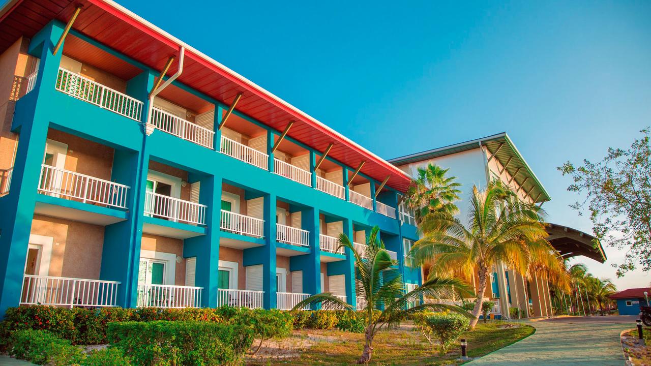 bella isla resort 15438300246