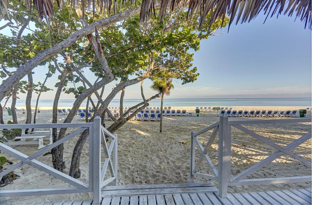 hotel memories flamenco beach resort 15017517112