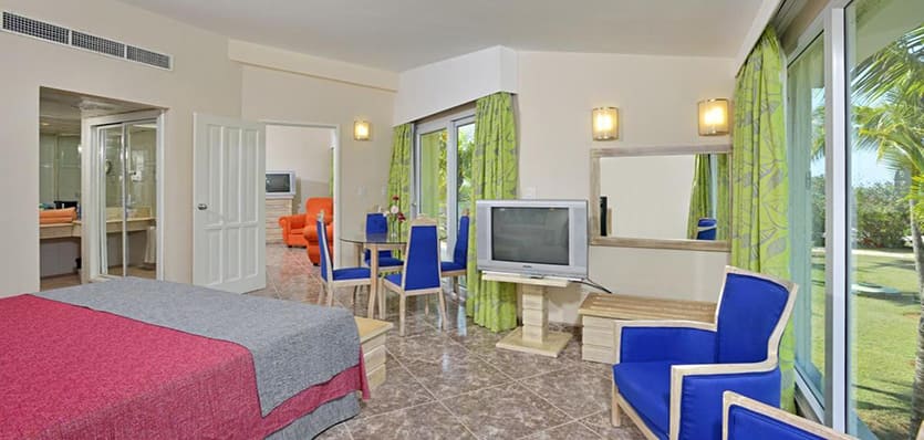 15solcayococo suiteroom835x398