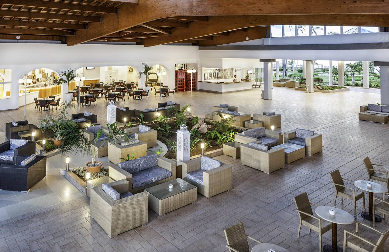 sol cayo coco hotel exterior