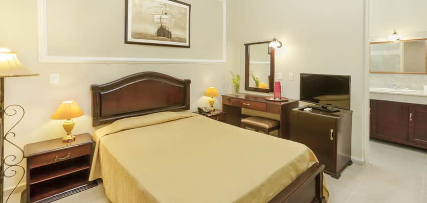 11hotelcolon stdplussuperiorplusroom