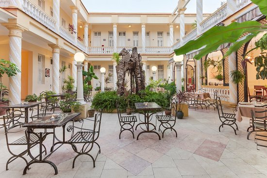 colon hotel managed by