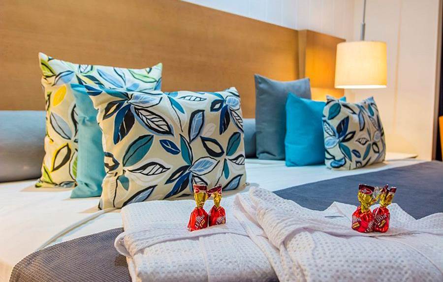hotel lagunas del este 15209799459