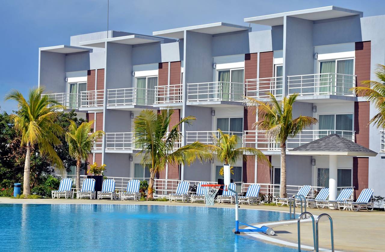 grand aston adults only poolpeq