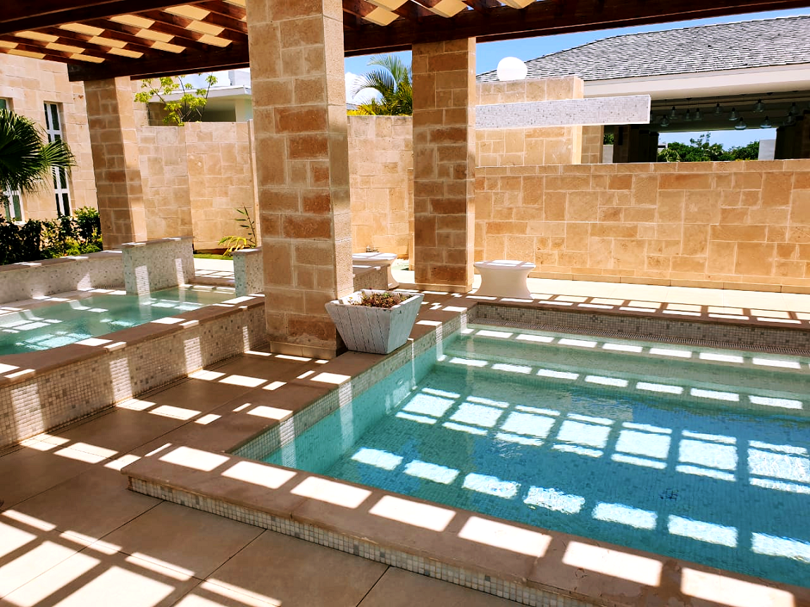grand aston cayo las brujas spa pool 2peq