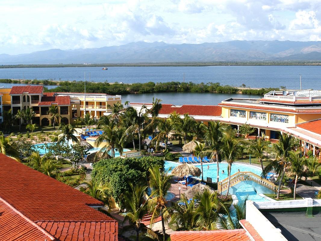 club amigo costa sur 15263075631