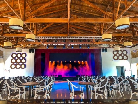 vcc theather 2jpg nggid03375 ngg0dyn 0x360 00f0w010c010r110f110r010t010