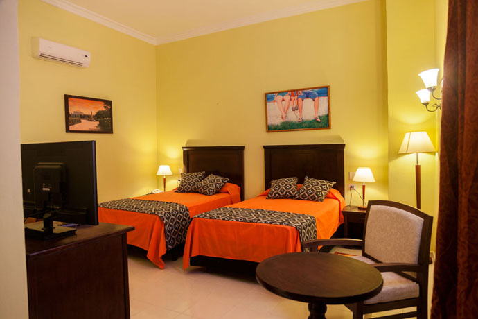 hotel arsenita gibara room twin 1