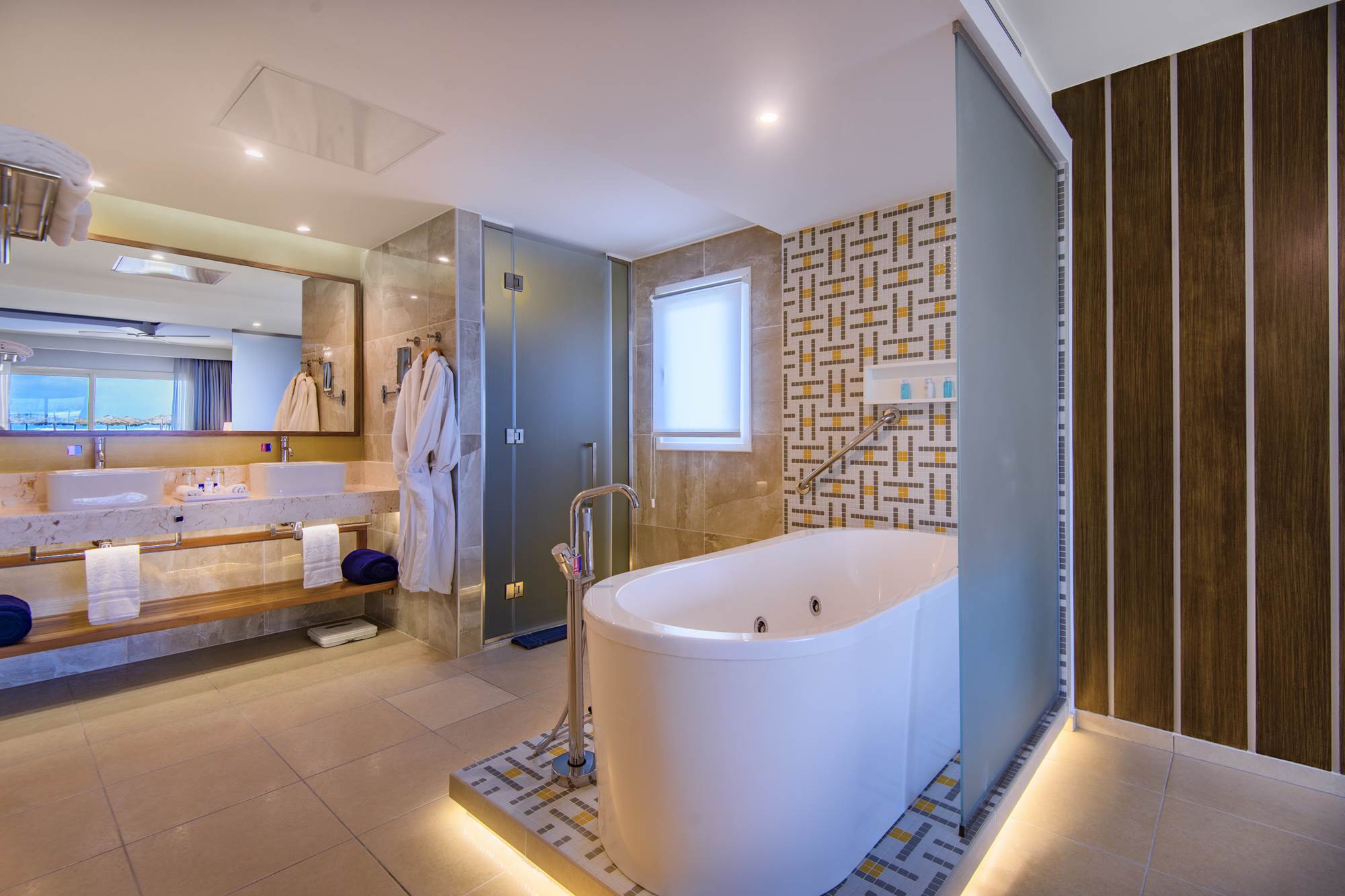 aston suite 1