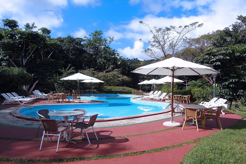 piscina del hotel 2