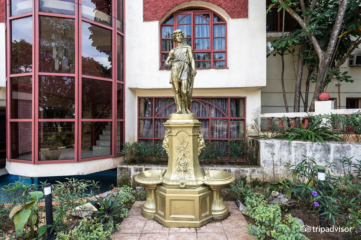 entrance v16159892