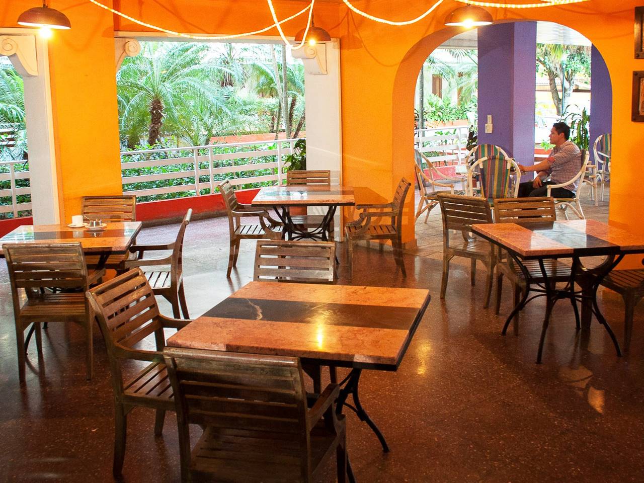 cafeteria hotel kohly 1