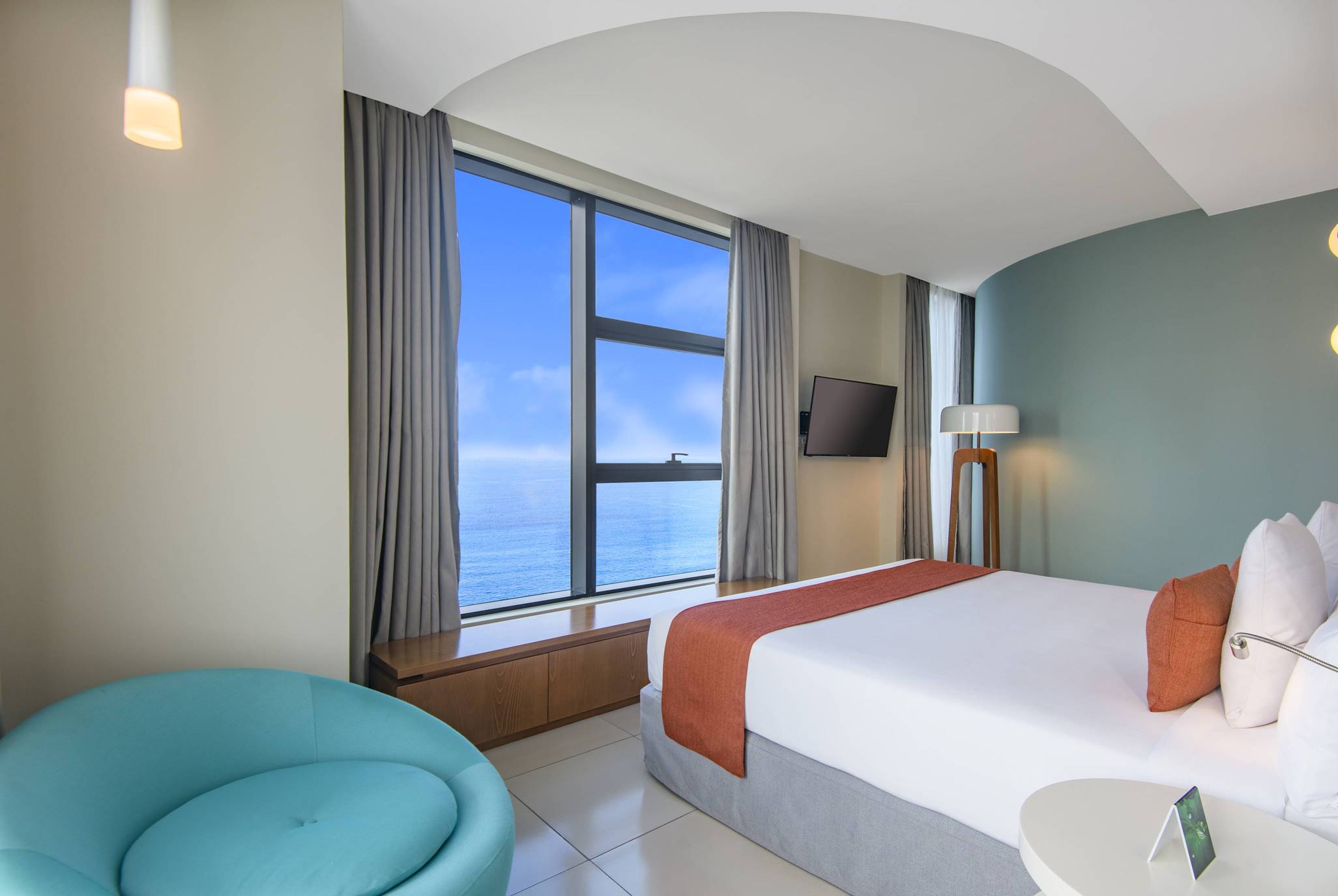 aston suite 02