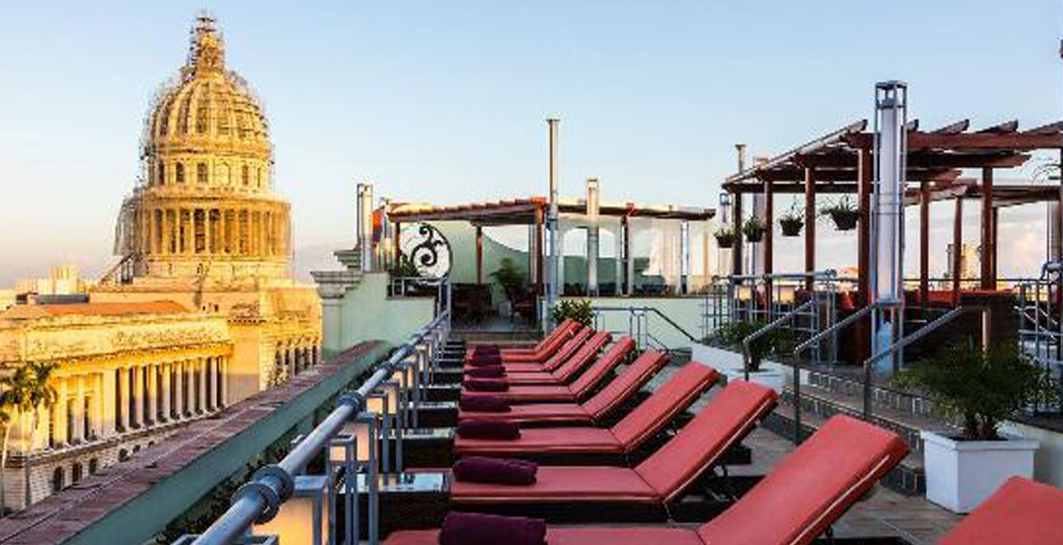 hotel saratoga roof pool