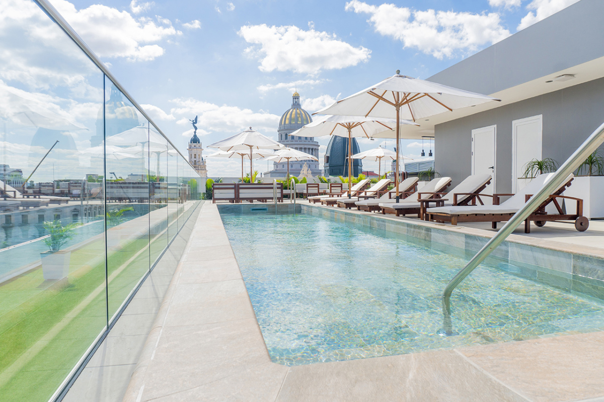 pool 1200x800