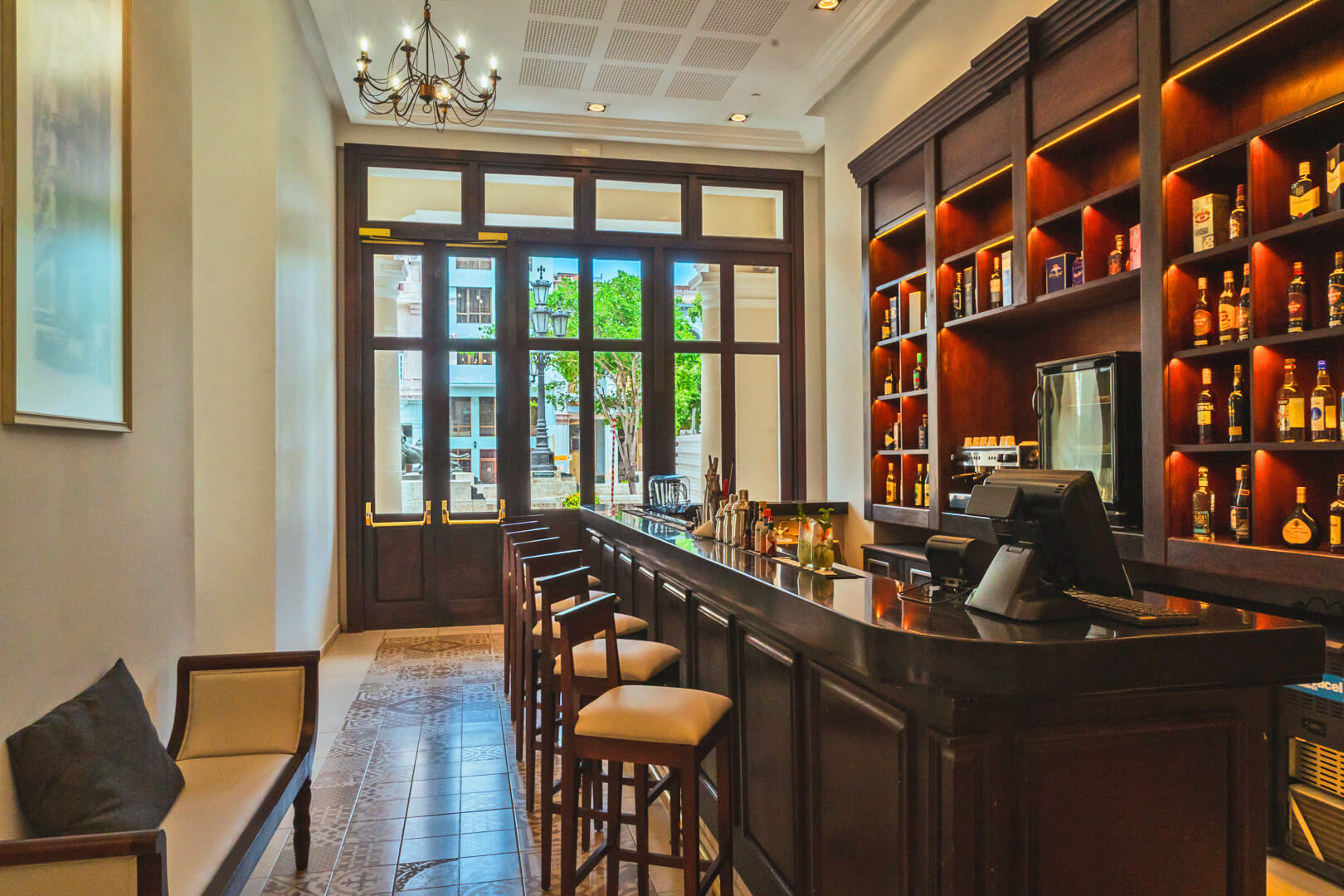 casa azul lobby bar 3 6310ca01423a7 optimized