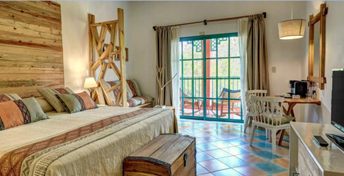 holguin room1 156e8121bceac1d18016122b4bb0d4ae