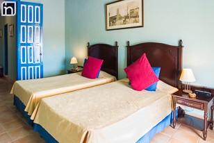 hotel mascotte standard room 308