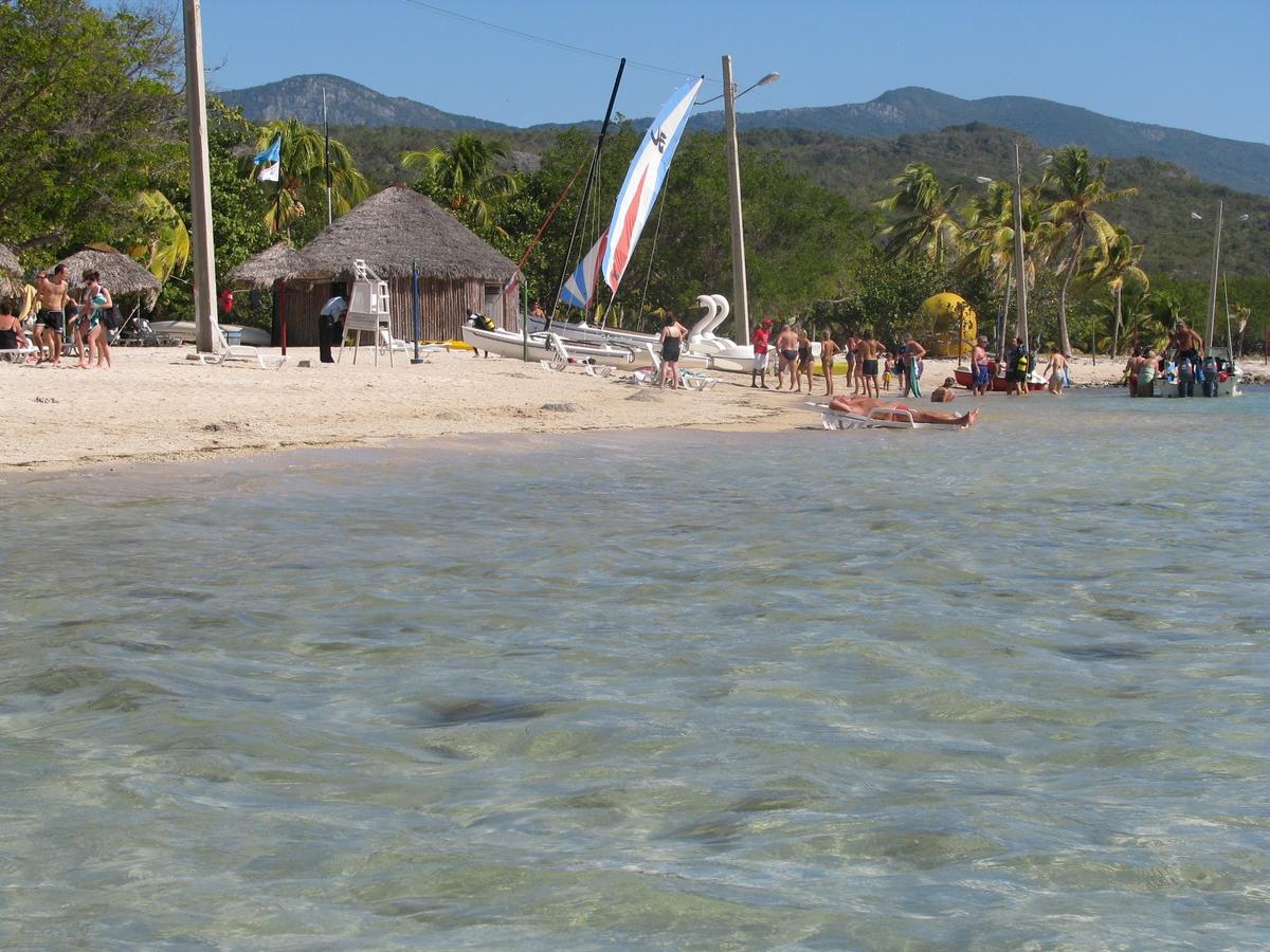 club amigo carisol los corales 152505925823