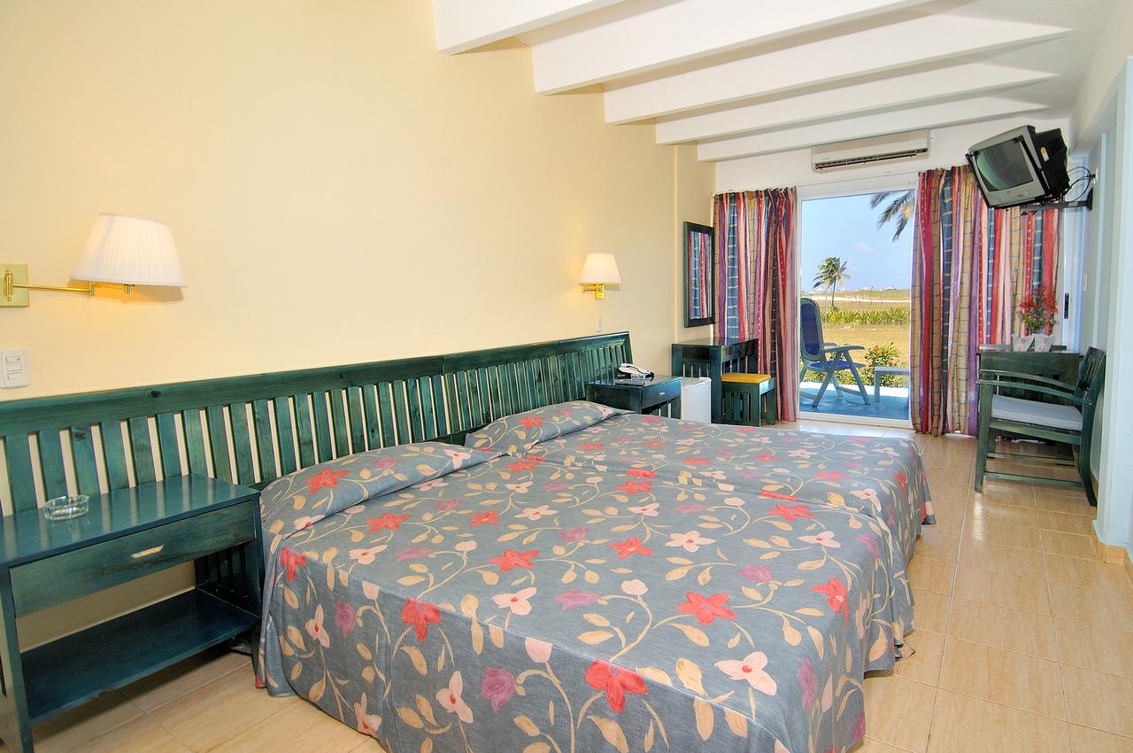 hotel club amigo mayanabo 151932092624
