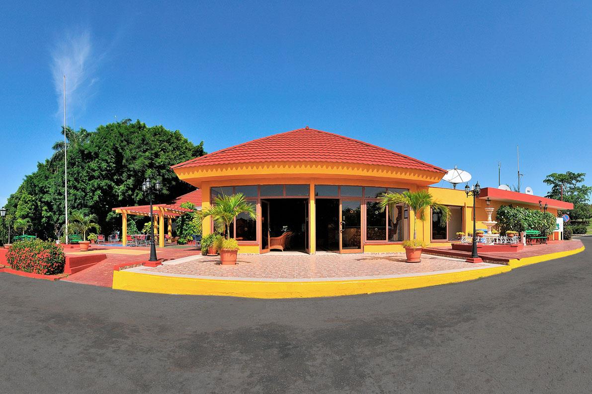 hotel las cuevas trinidad entrance