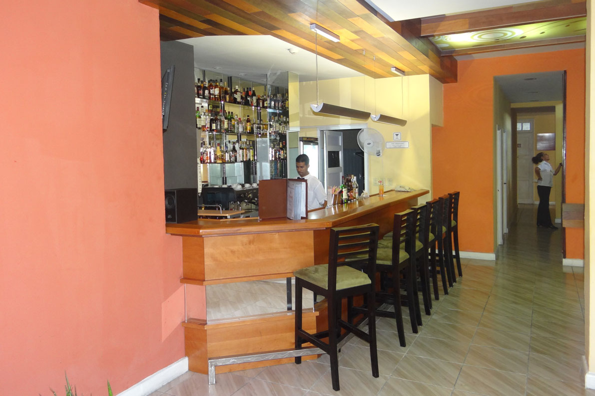hotel islazul rex santiago de cuba bar 1