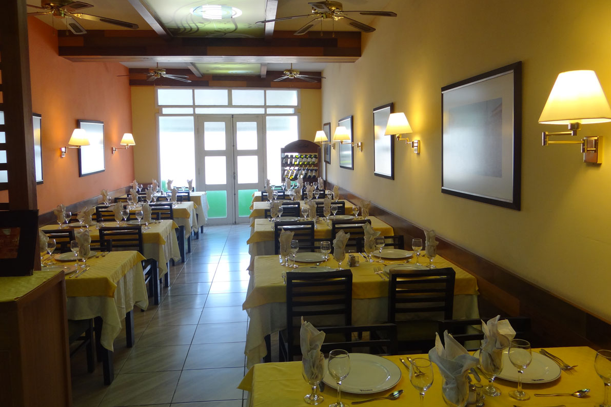 hotel islazul rex santiago de cuba breakfast 1