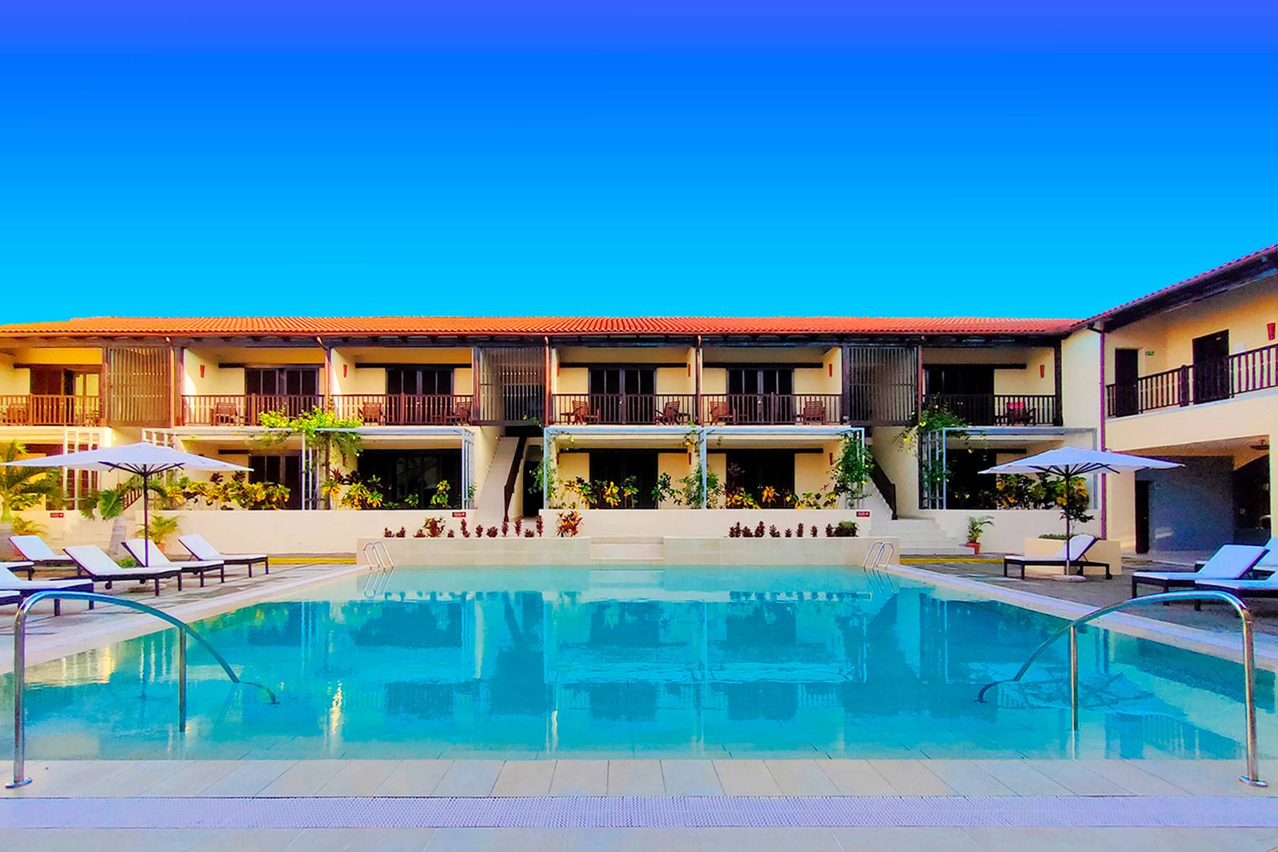 pool view 1 62d9a93b85651 optimized 1
