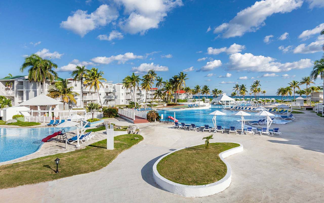 tryp cayococo pool principal 7261
