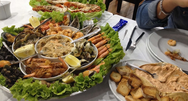 con almuerzo