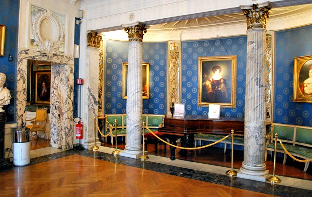 milan la scala piano