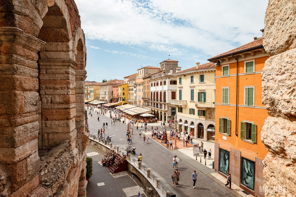 piazza bra desde la arena verona veneto italia by machbel